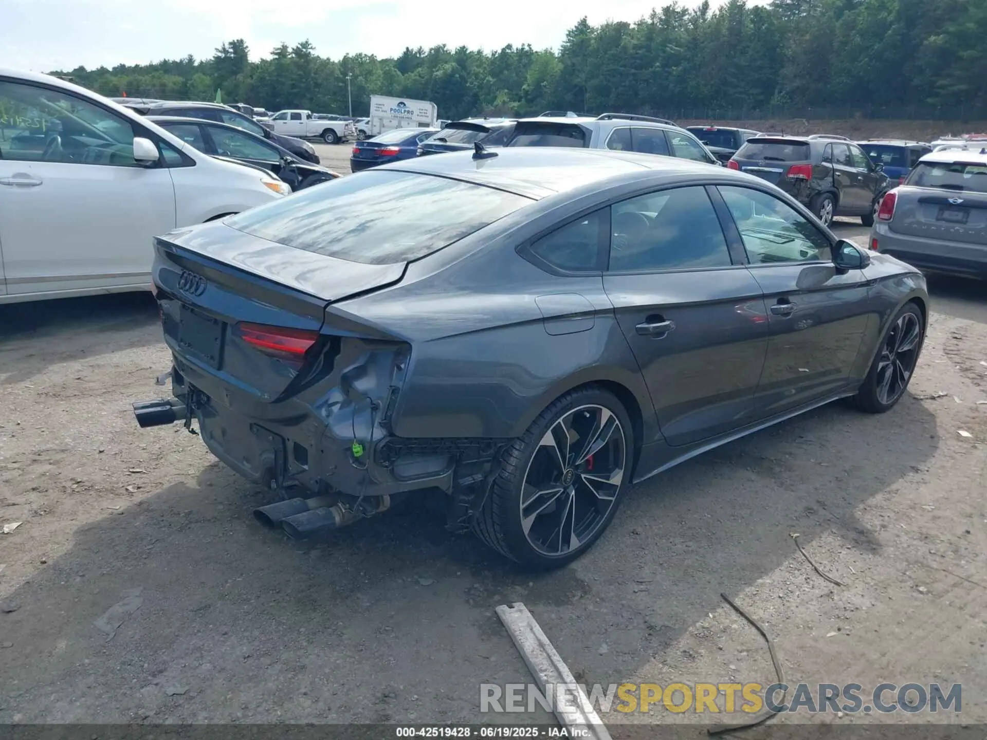 4 fotografías del automóvil dañado WAUC4CF52RA101227 AUDI S5 SPORTBACK 2024