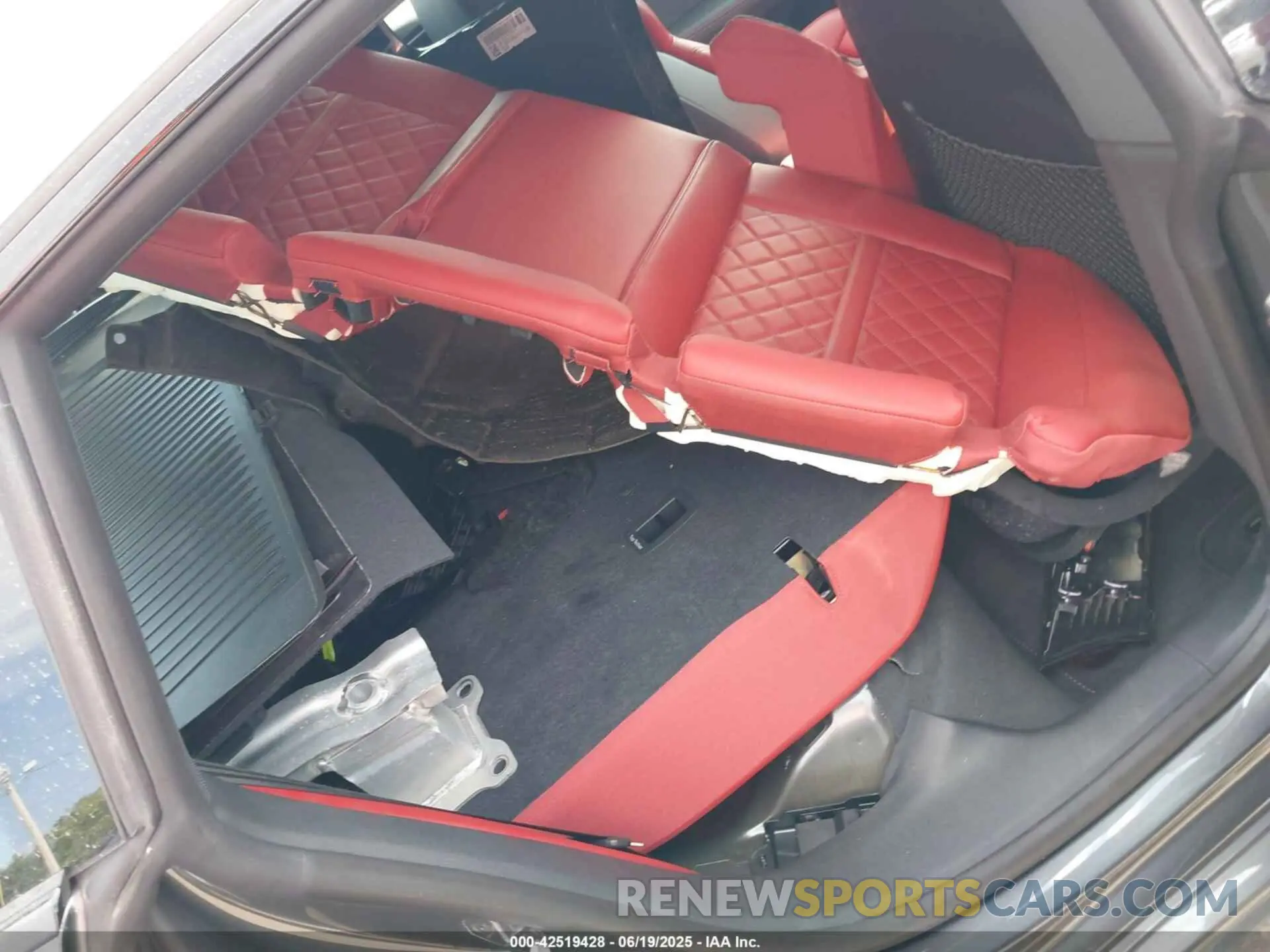 8 fotografías del automóvil dañado WAUC4CF52RA101227 AUDI S5 SPORTBACK 2024