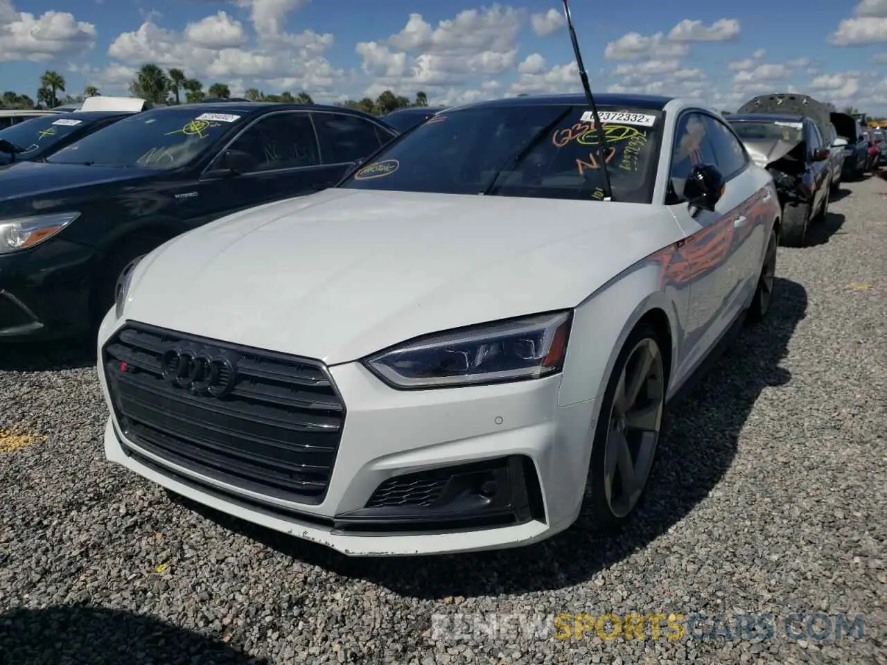 2 fotografías del automóvil dañado WAUC4CF52KA081275 AUDI S5/RS5 2019