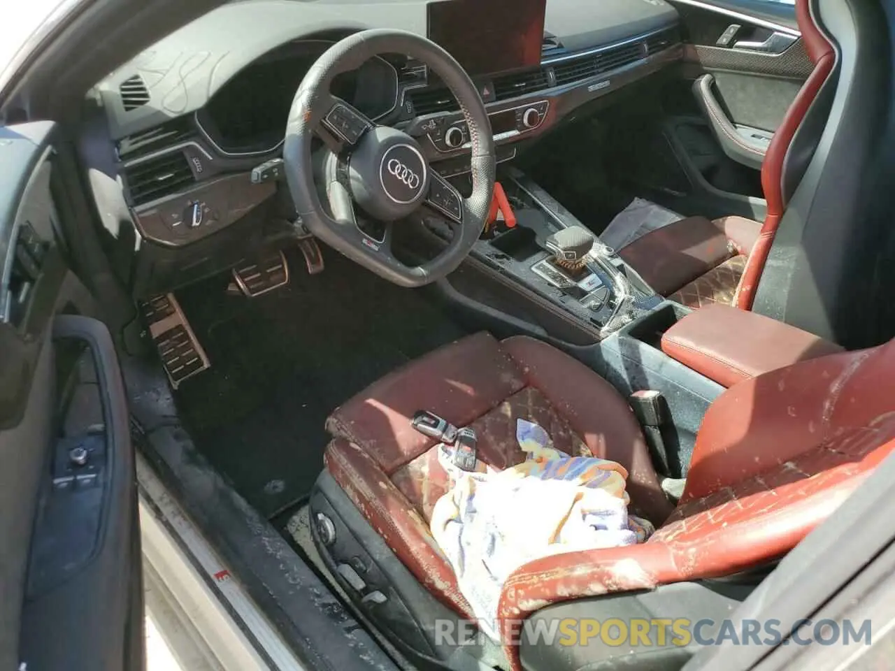 8 fotografías del automóvil dañado WAUP4AF58LA001744 AUDI S5/RS5 2020
