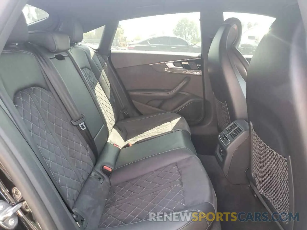 10 fotografías del automóvil dañado WAUC4CF51NA026949 AUDI S5/RS5 2022