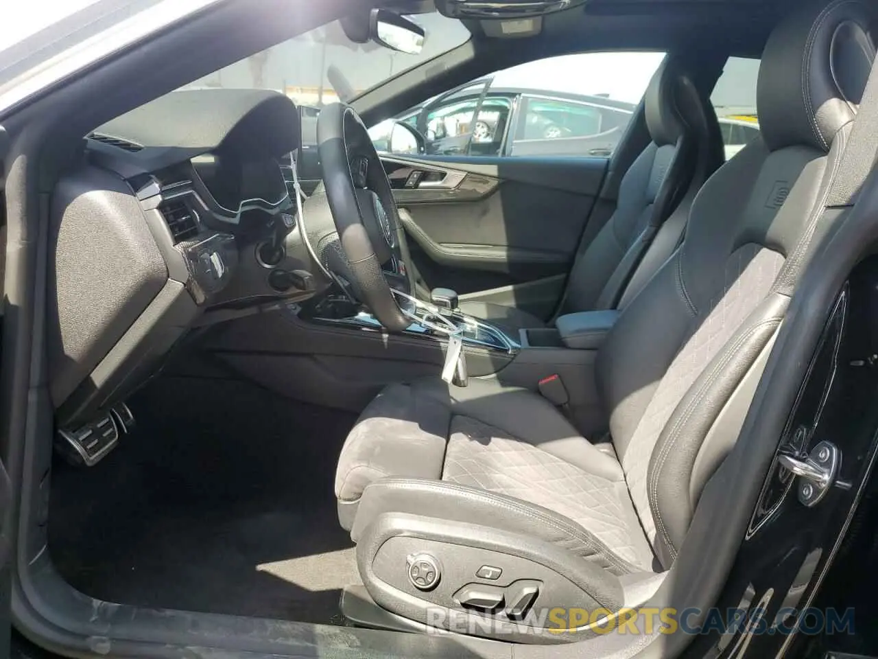 7 fotografías del automóvil dañado WAUC4CF51NA026949 AUDI S5/RS5 2022