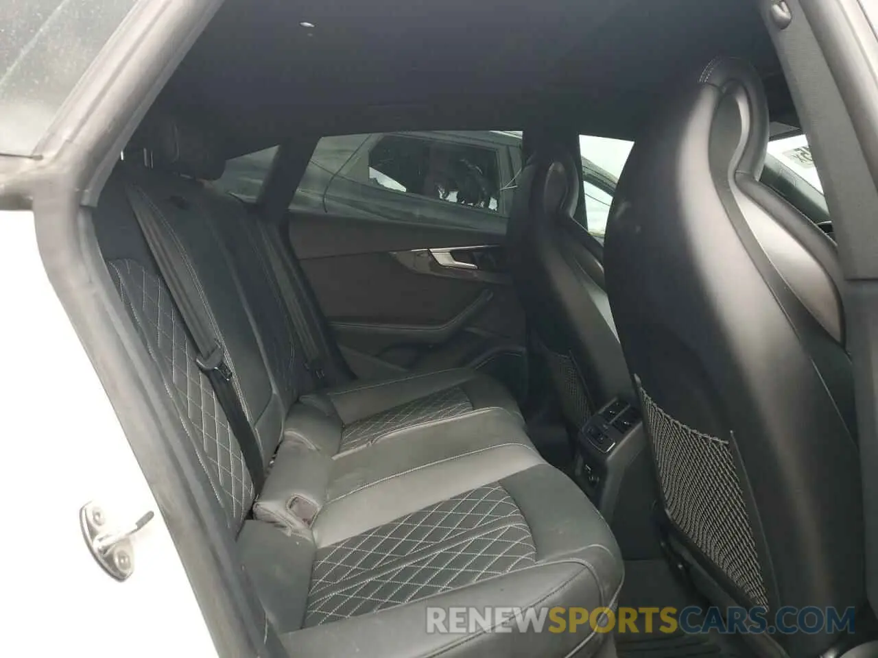 10 fotografías del automóvil dañado WAUC4CF52NA039905 AUDI S5/RS5 2022