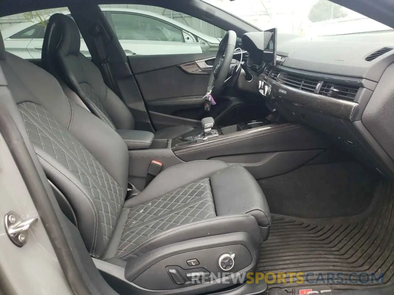 5 fotografías del automóvil dañado WAUC4CF58NA013907 AUDI S5/RS5 2022