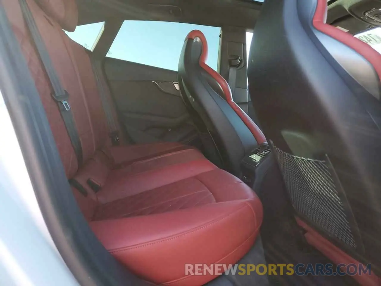 10 fotografías del automóvil dañado WAUC4CF51PA018465 AUDI S5/RS5 2023