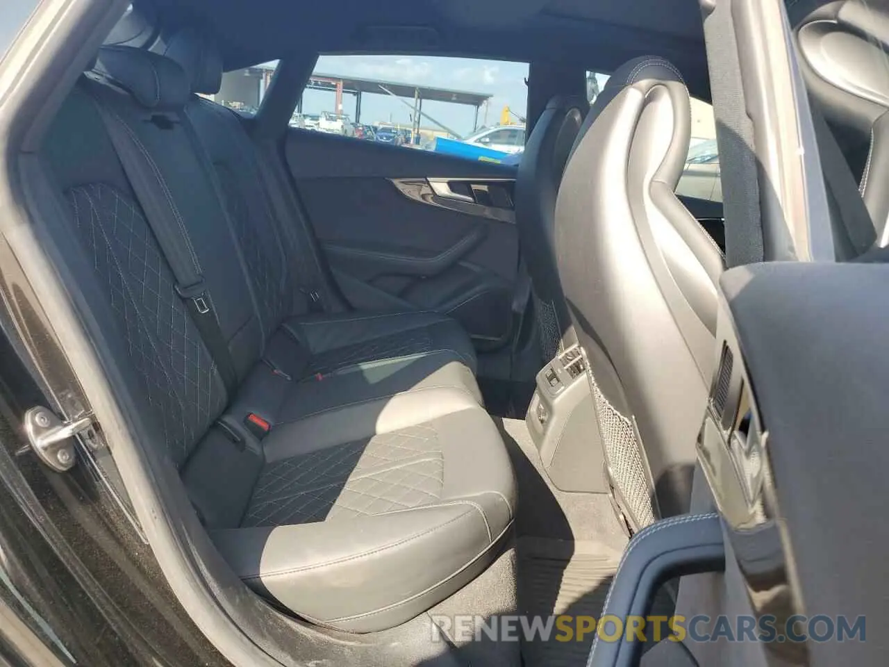 10 fotografías del automóvil dañado WAUC4CF55PA010885 AUDI S5/RS5 2023