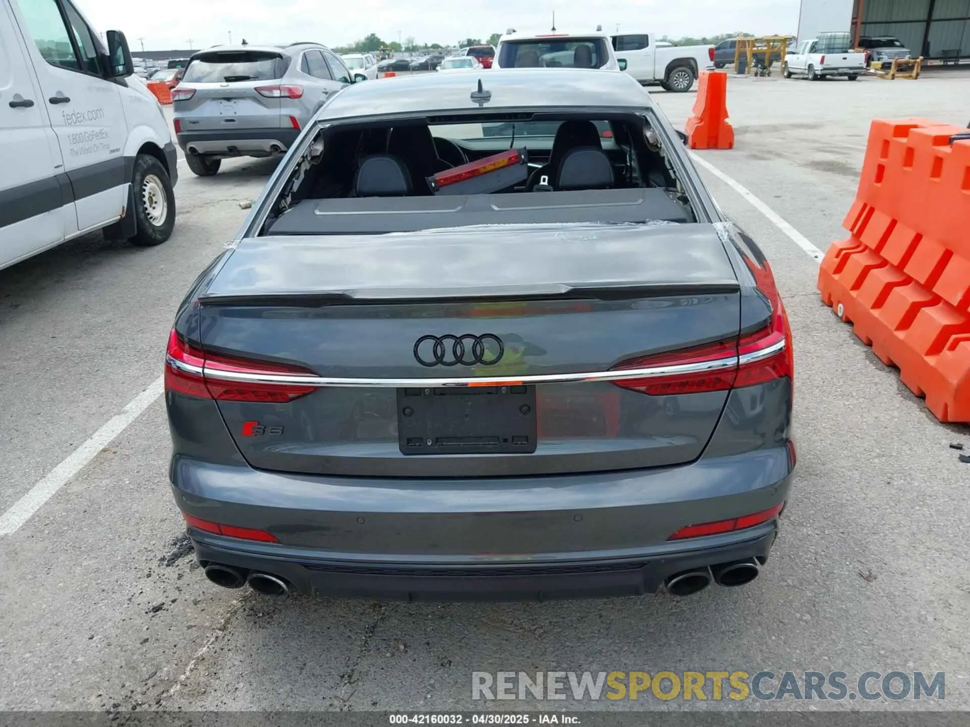 17 fotografías del automóvil dañado WAUDFAF28LN037283 AUDI S6 2020