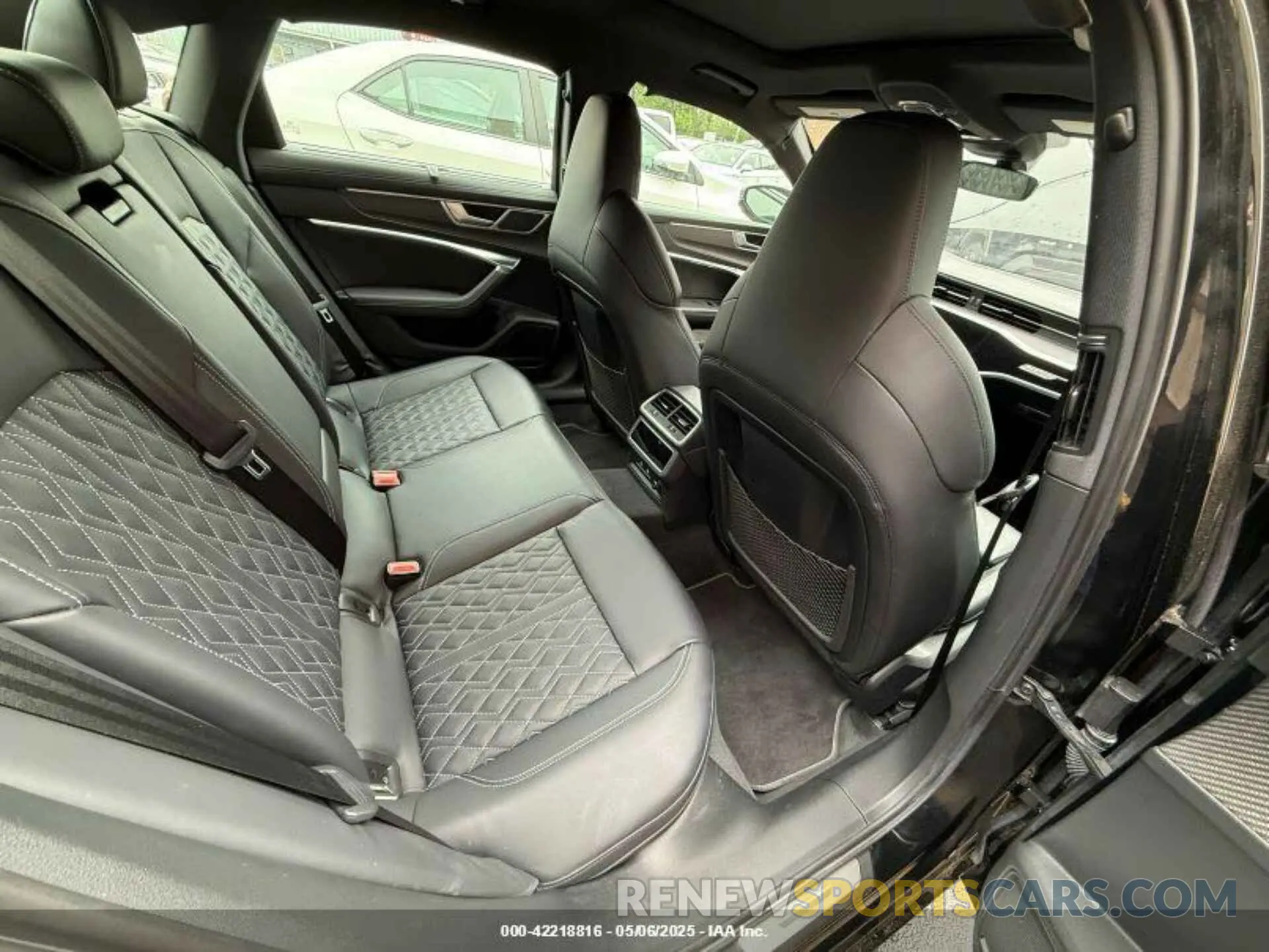 8 fotografías del automóvil dañado WAUFFBF20NN019717 AUDI S6 2022