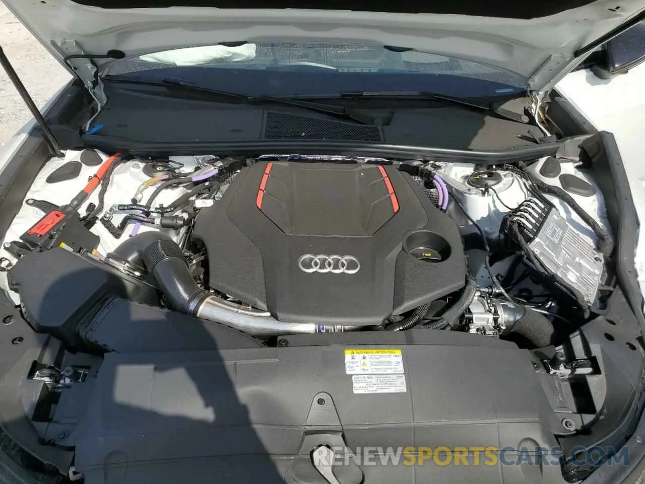 13 fotografías del automóvil dañado WAUFFBF21SN029314 AUDI S6/RS6 2025