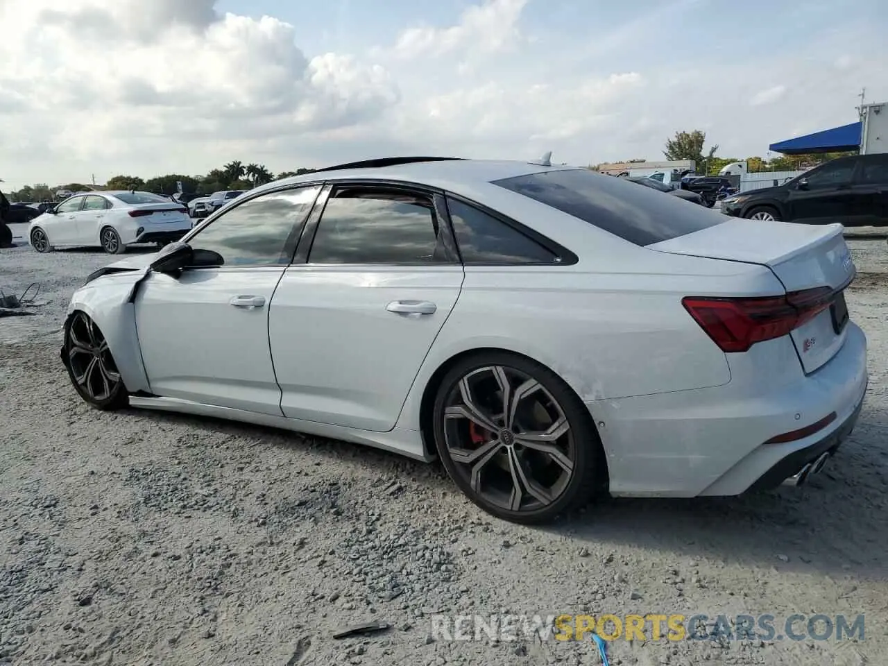 2 fotografías del automóvil dañado WAUFFBF21SN029314 AUDI S6/RS6 2025
