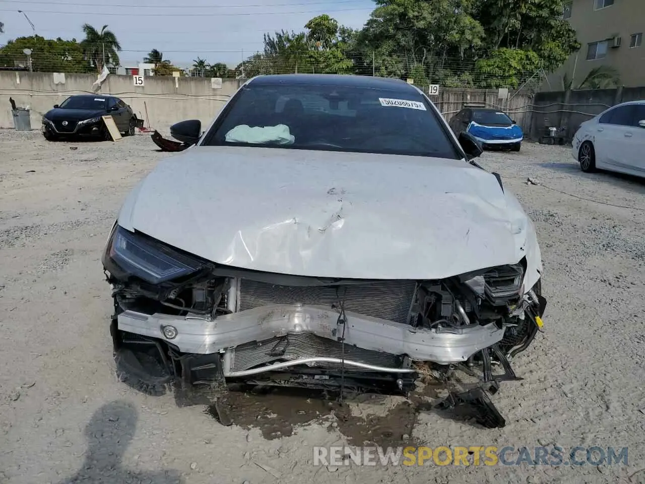 5 fotografías del automóvil dañado WAUFFBF21SN029314 AUDI S6/RS6 2025