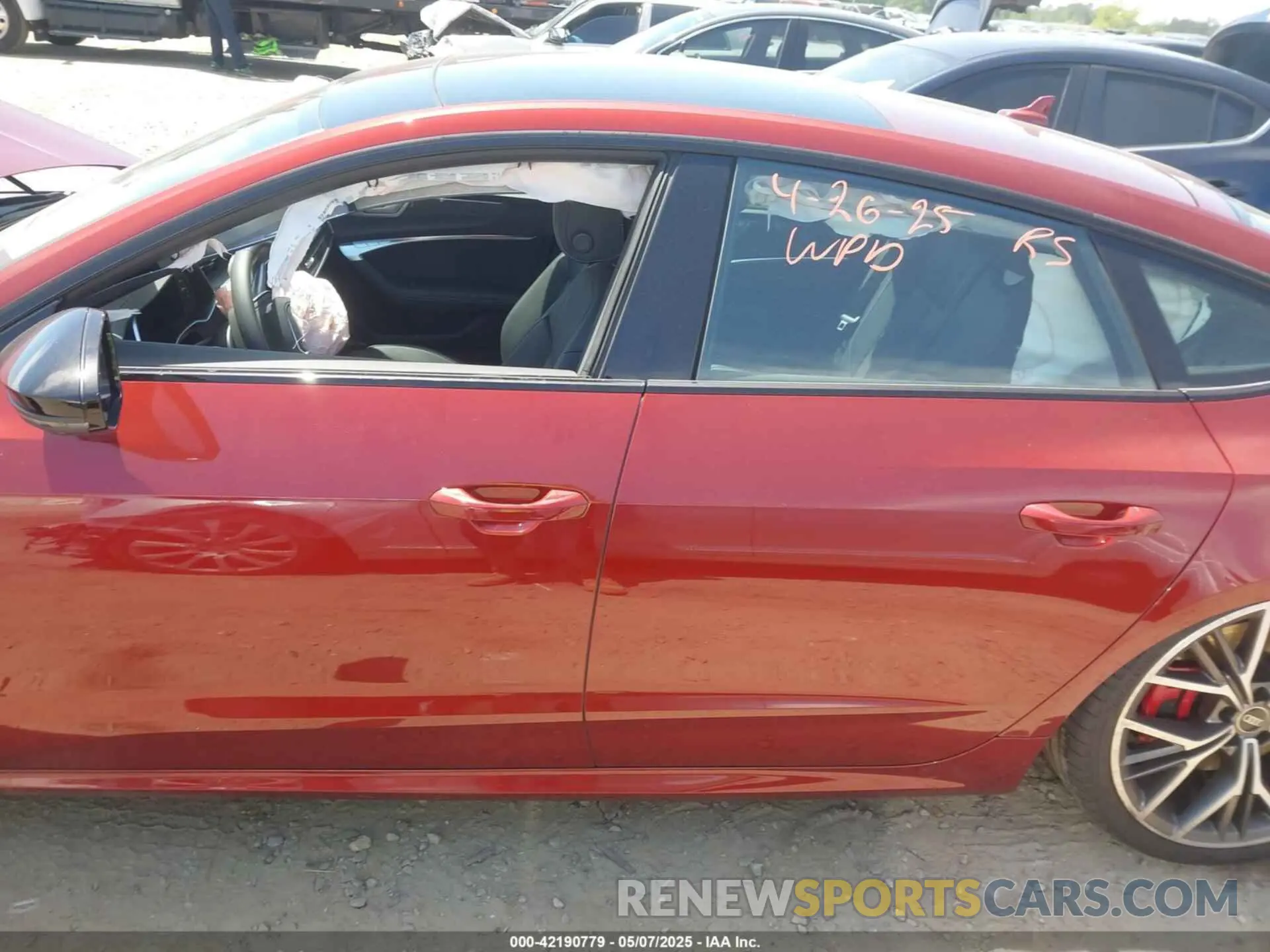14 fotografías del automóvil dañado WAUSFBF25SN018444 AUDI S7 SPORTBACK 2025