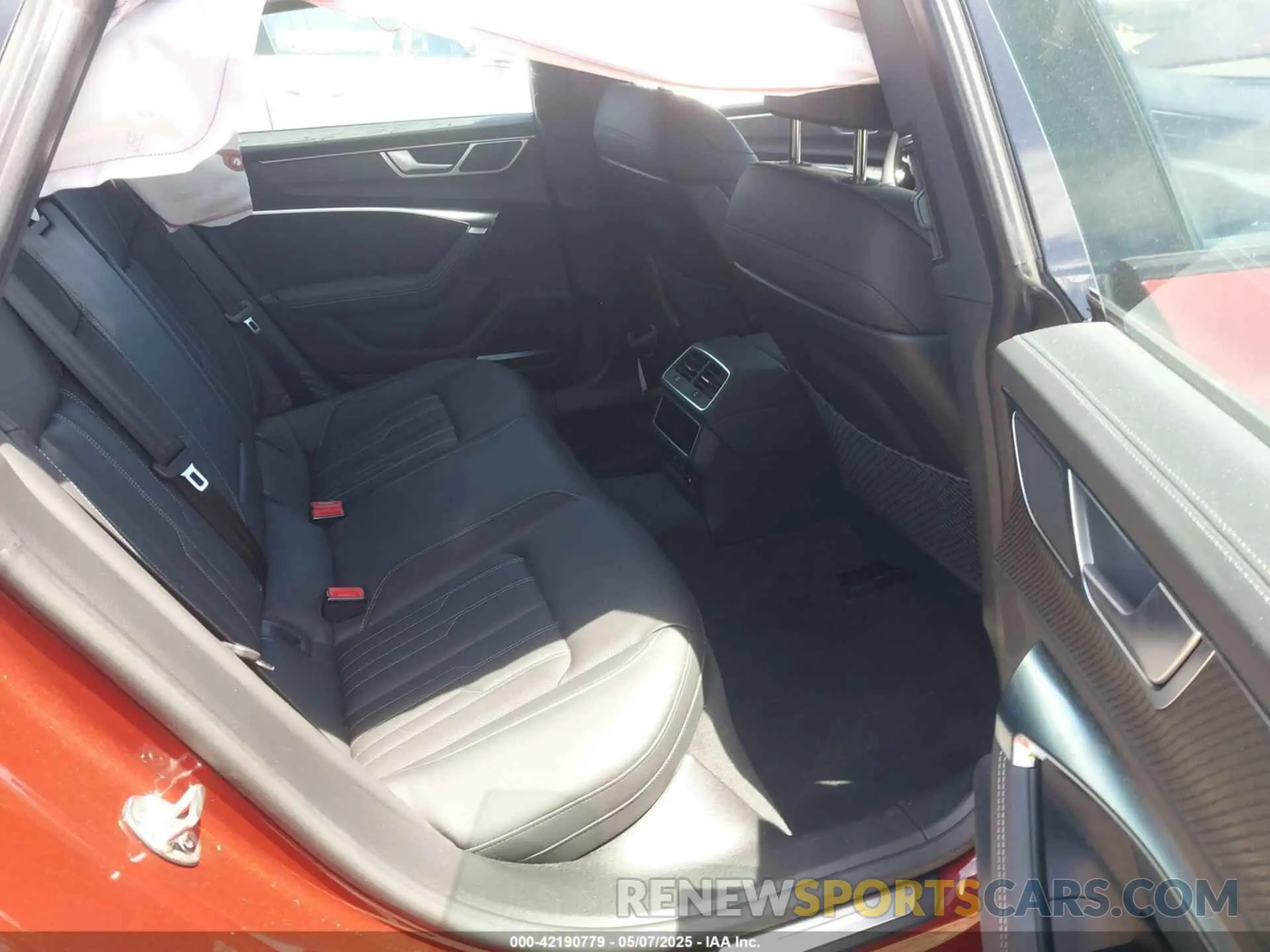 8 fotografías del automóvil dañado WAUSFBF25SN018444 AUDI S7 SPORTBACK 2025