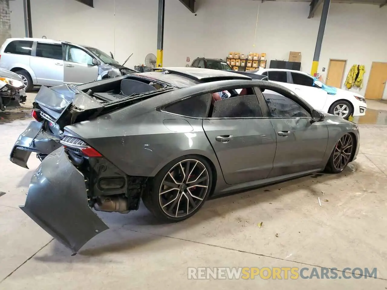 3 fotografías del automóvil dañado WAUSFAF24LN020228 AUDI S7/RS7 2020