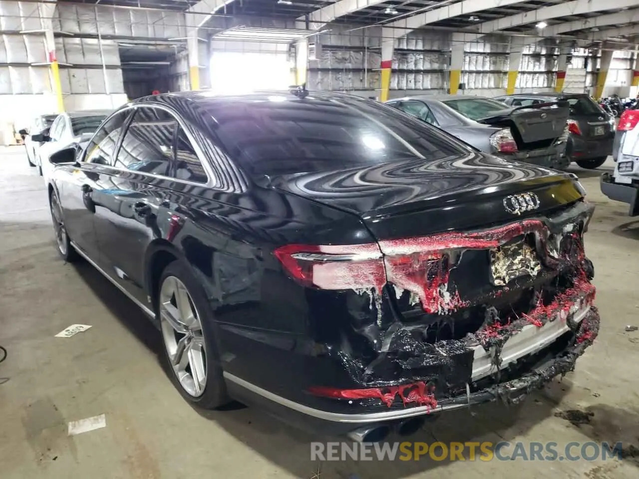 3 fotografías del automóvil dañado WAU8SAF83LN002037 AUDI S8 2020