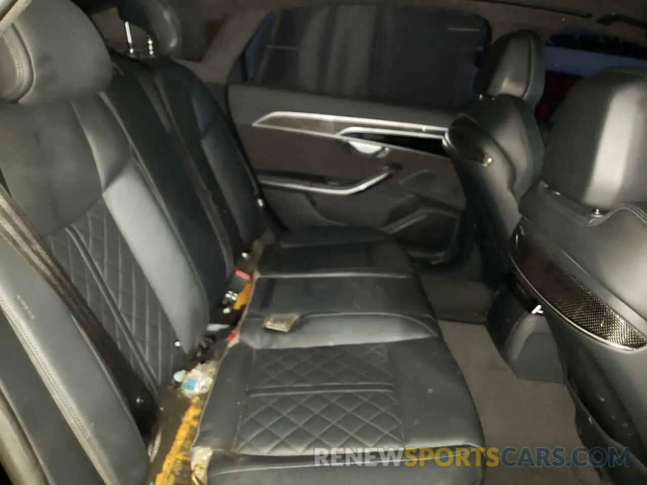 6 fotografías del automóvil dañado WAU8SAF83LN002037 AUDI S8 2020