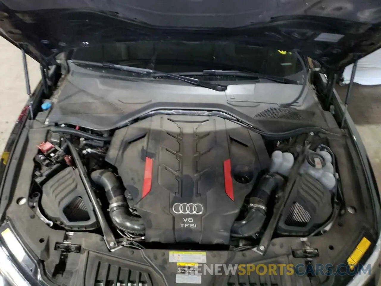 7 fotografías del automóvil dañado WAU8SAF83LN002037 AUDI S8 2020