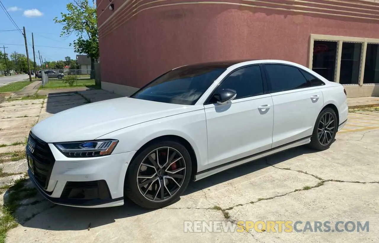 2 fotografías del automóvil dañado WAU8SAF88LN003488 AUDI S8 2020