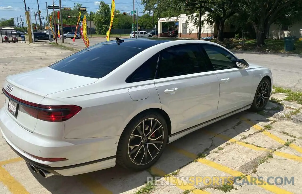 4 fotografías del automóvil dañado WAU8SAF88LN003488 AUDI S8 2020