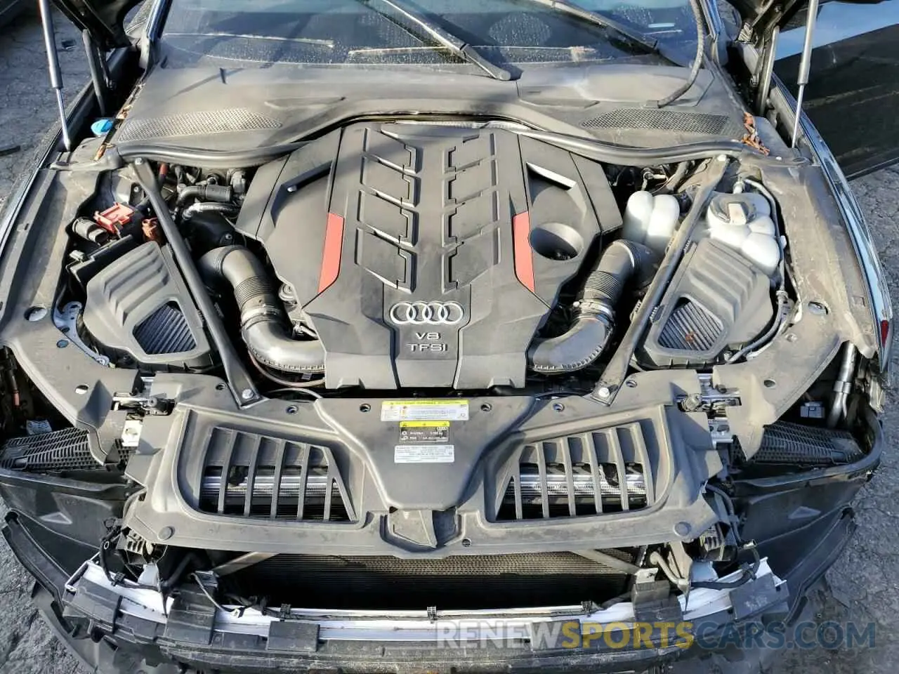 11 fotografías del automóvil dañado WAU8SAF89LN013818 AUDI S8 2020