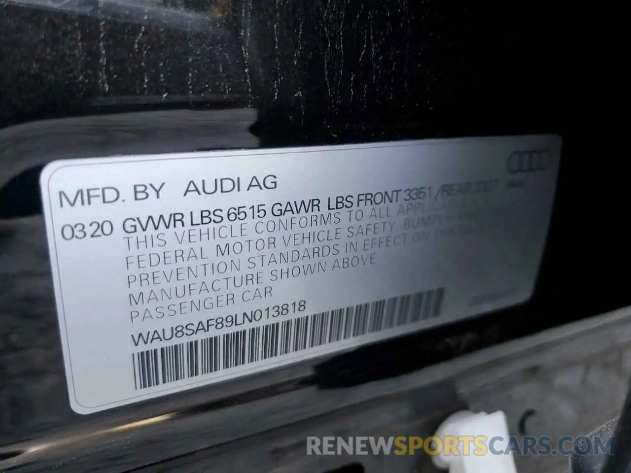 13 fotografías del automóvil dañado WAU8SAF89LN013818 AUDI S8 2020