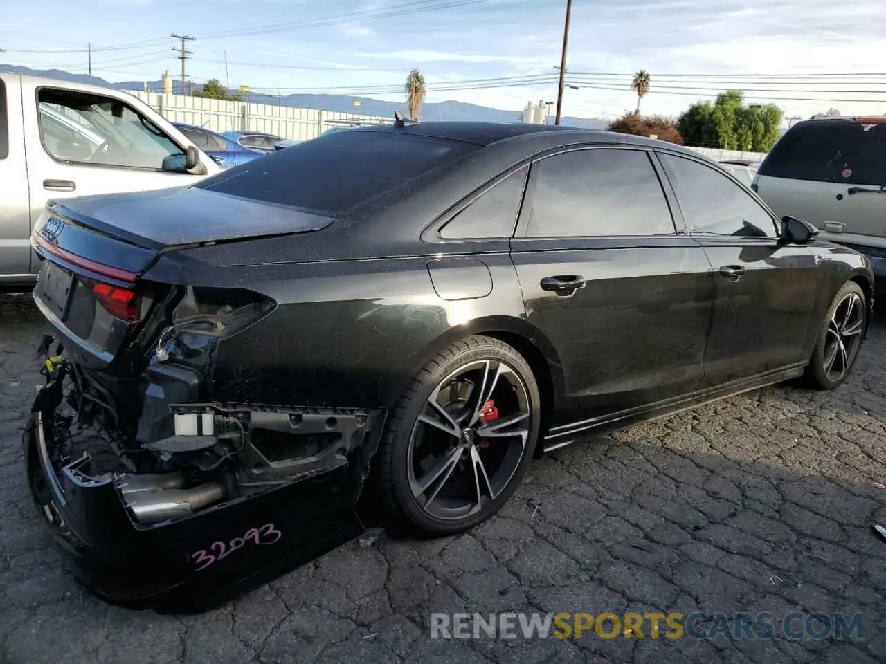 3 fotografías del automóvil dañado WAU8SAF89LN013818 AUDI S8 2020