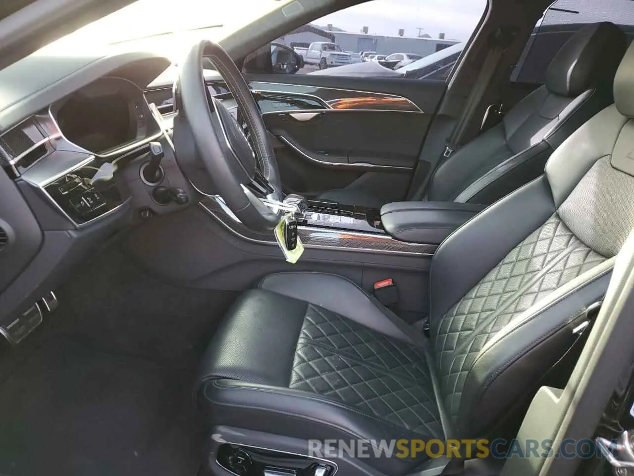 7 fotografías del automóvil dañado WAU8SAF89LN013818 AUDI S8 2020