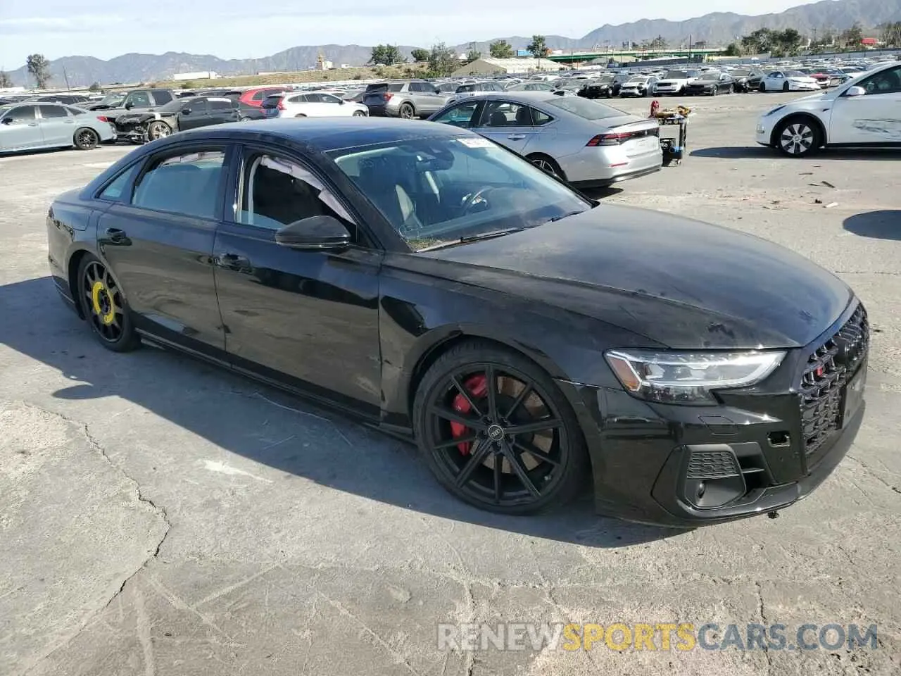 4 fotografías del automóvil dañado WAULSAF84NN000519 AUDI S8 2022