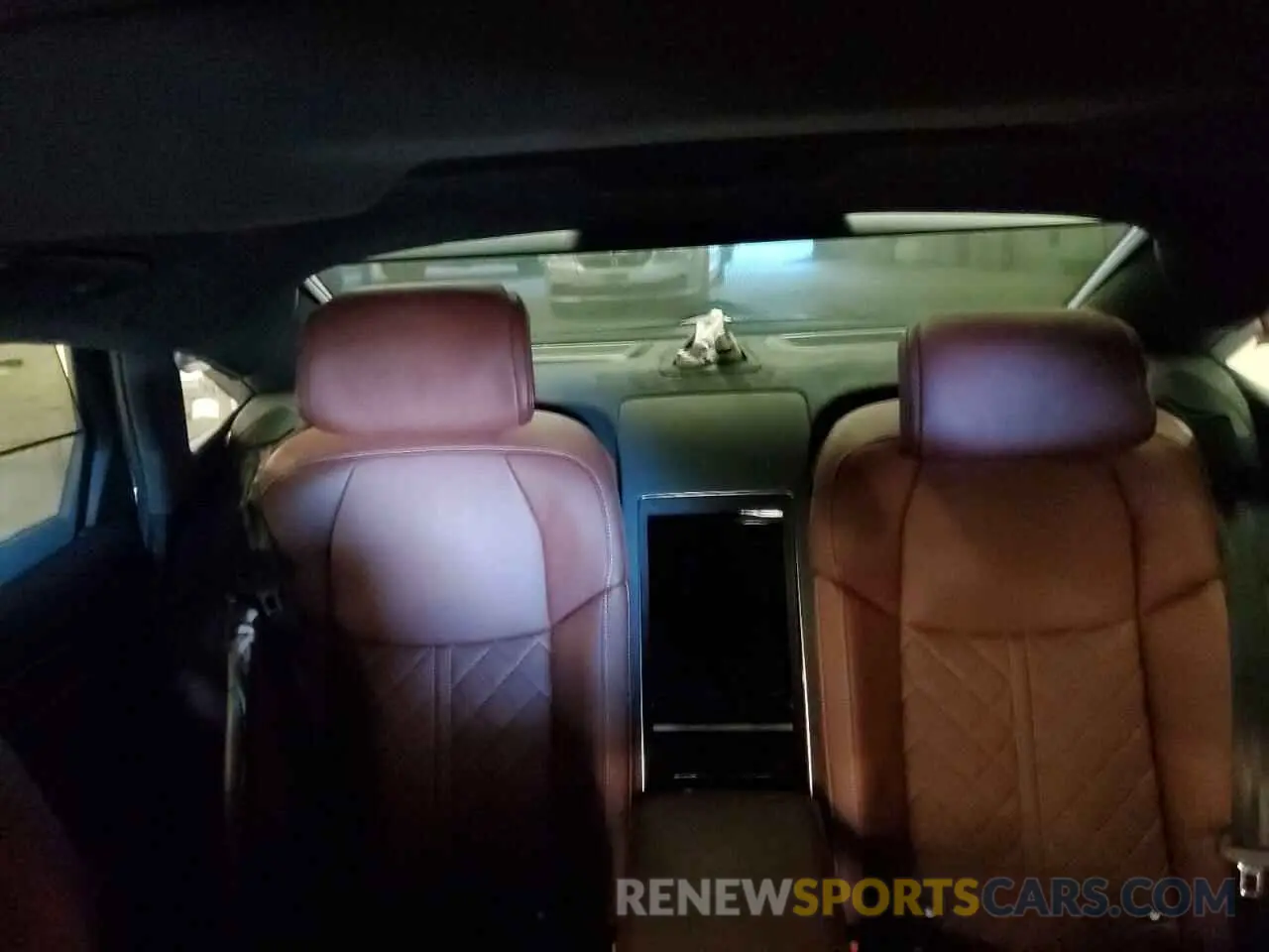 10 fotografías del automóvil dañado WAULSBF83NN008651 AUDI S8 2022