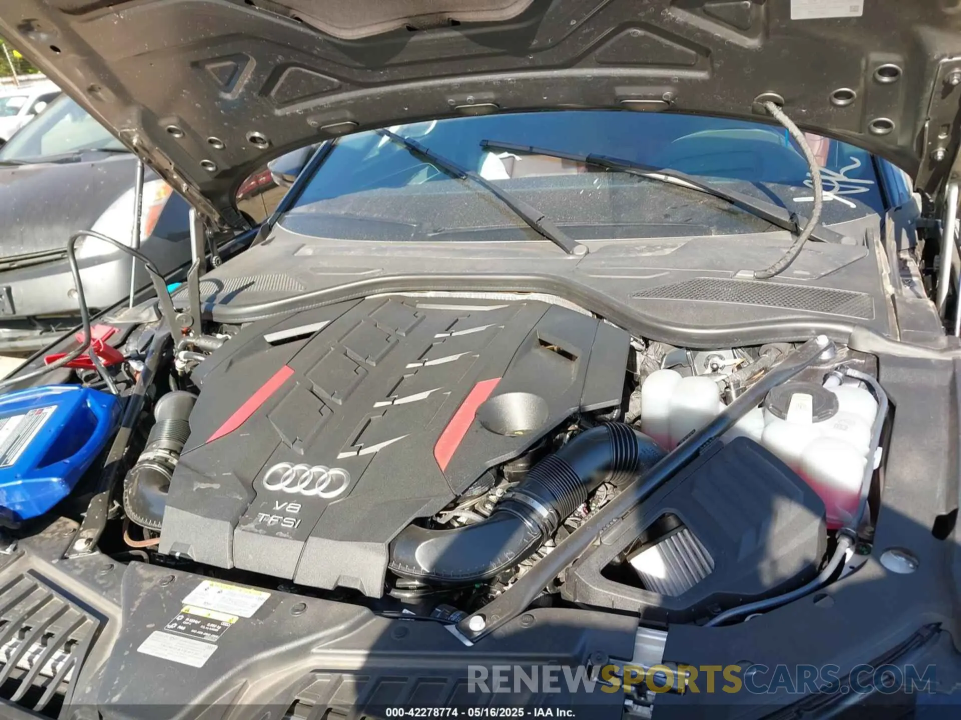 10 fotografías del automóvil dañado WAULSAF81PN011643 AUDI S8 2023