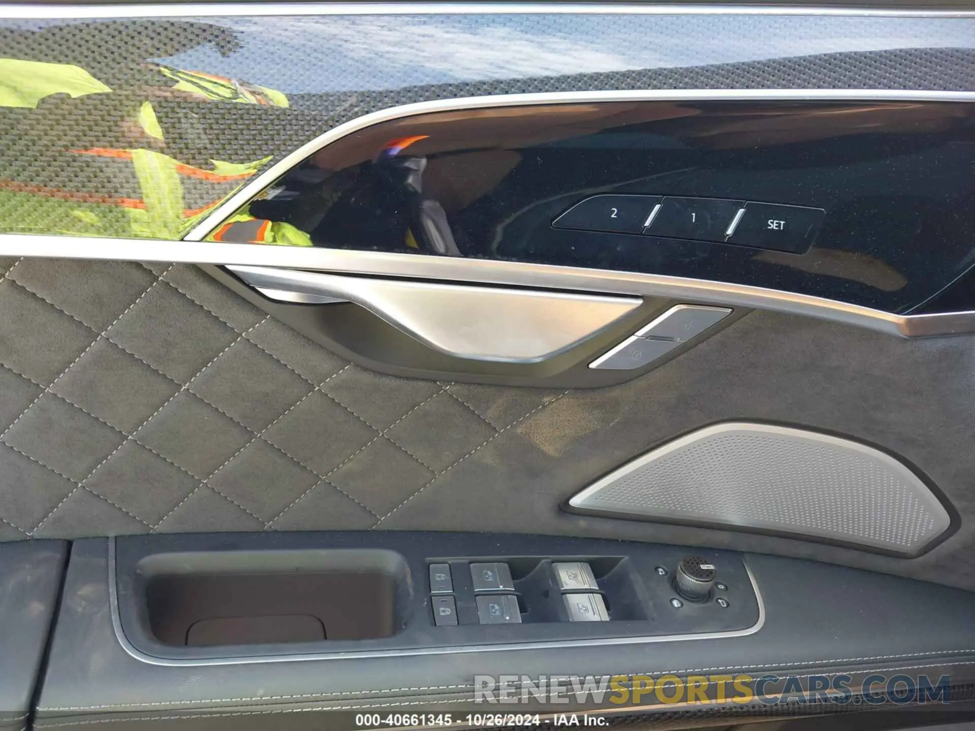 15 fotografías del automóvil dañado WAULSAF81PN013456 AUDI S8 2023