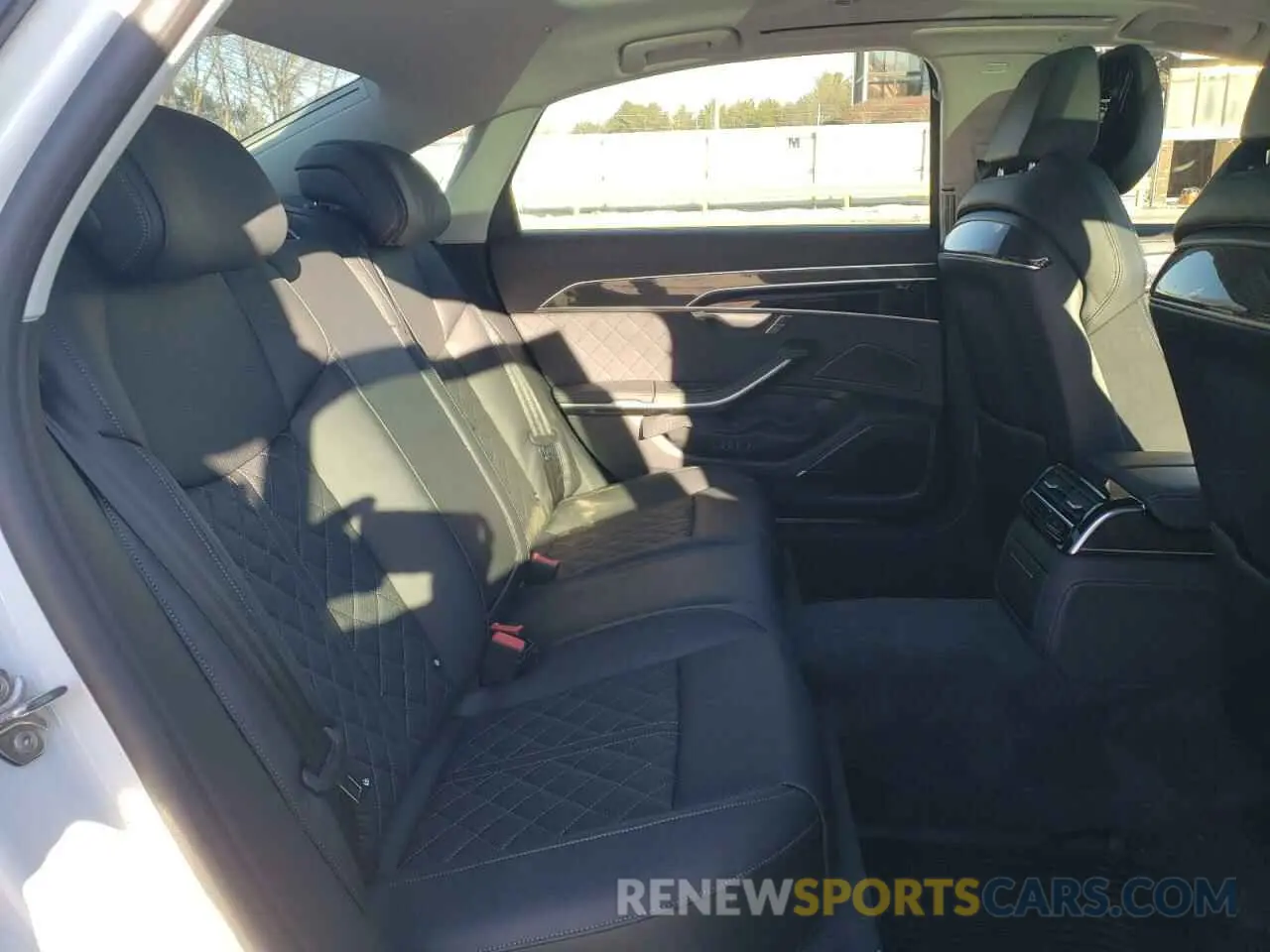 10 fotografías del automóvil dañado WAULSAF85PN000614 AUDI S8 2023