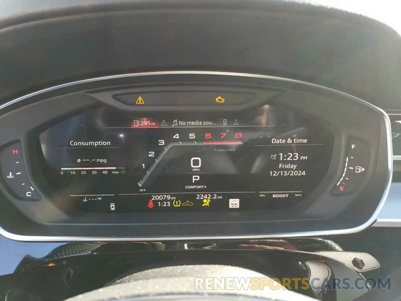 9 fotografías del automóvil dañado WAULSAF85PN000614 AUDI S8 2023