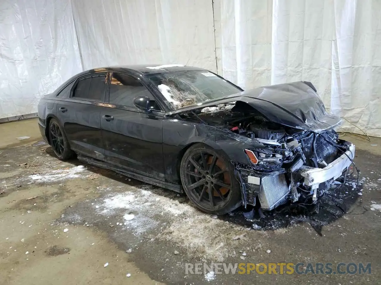 4 fotografías del automóvil dañado WAULSAF8XPN002083 AUDI S8 2023