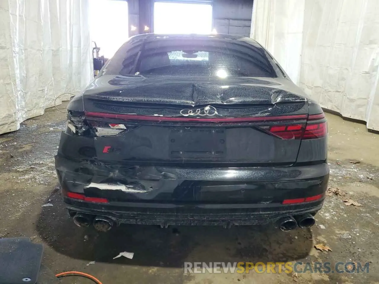 6 fotografías del automóvil dañado WAULSAF8XPN002083 AUDI S8 2023
