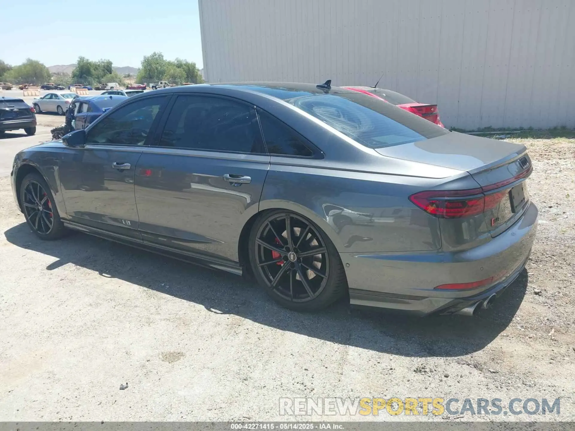 3 fotografías del automóvil dañado WAULSBF88PN002413 AUDI S8 2023