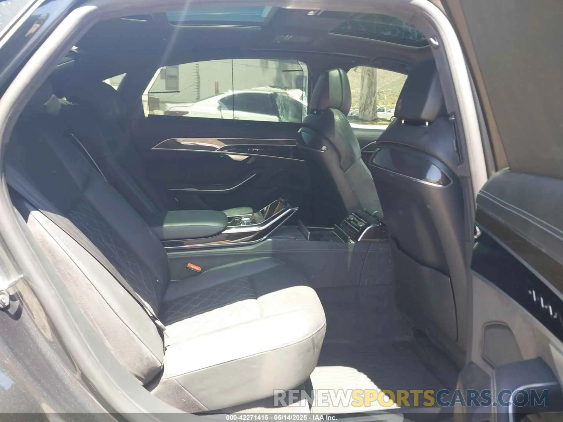 8 fotografías del automóvil dañado WAULSBF88PN002413 AUDI S8 2023