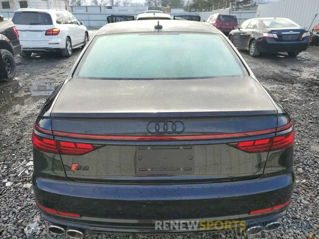 6 fotografías del automóvil dañado WAULSAF82RN011184 AUDI S8 2024