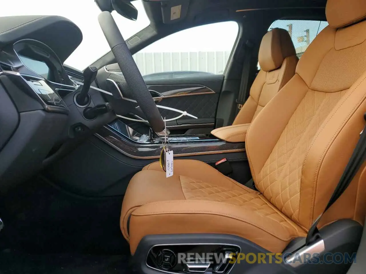 7 fotografías del automóvil dañado WAULSAF82RN011184 AUDI S8 2024