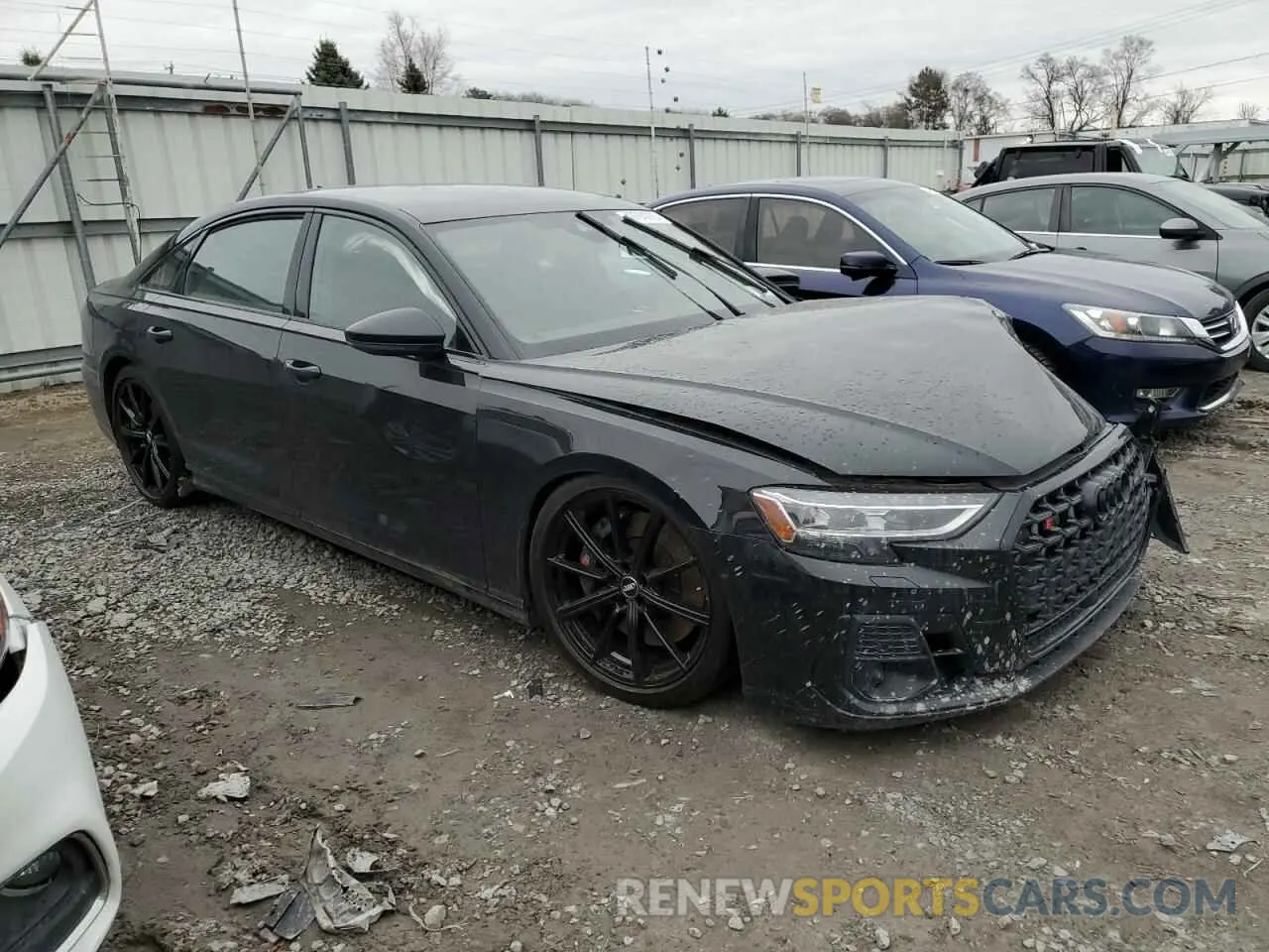 4 fotografías del automóvil dañado WAULSBF89RN010765 AUDI S8 2024