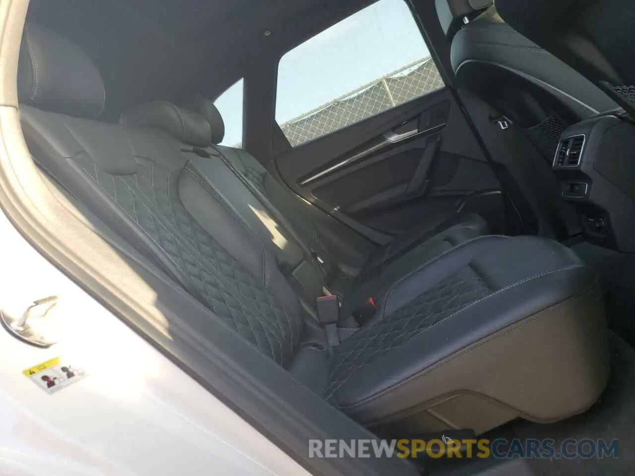 11 fotografías del automóvil dañado WA1B4AFY0K2108166 AUDI SQ5 2019