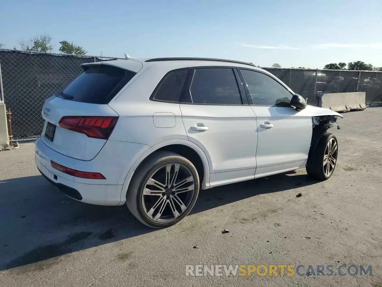 3 fotografías del automóvil dañado WA1B4AFY0K2108166 AUDI SQ5 2019