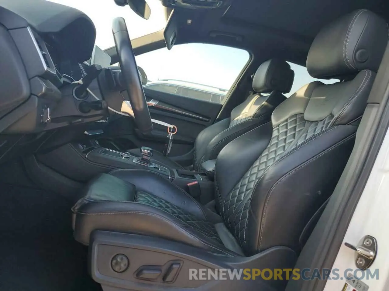 7 fotografías del automóvil dañado WA1B4AFY0K2108166 AUDI SQ5 2019