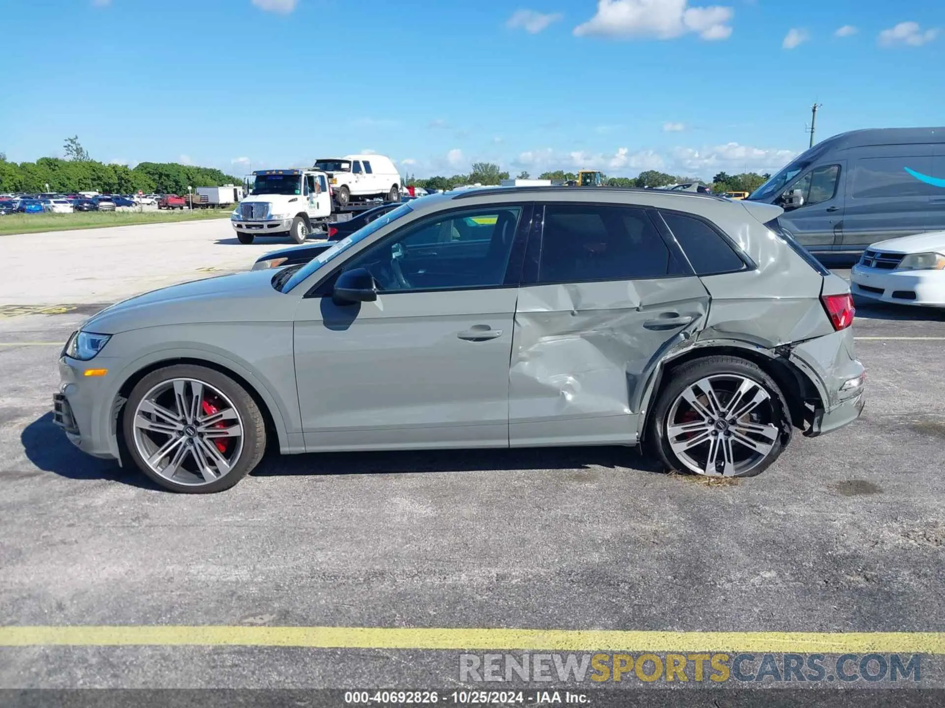 14 fotografías del automóvil dañado WA1B4AFY0K2116350 AUDI SQ5 2019