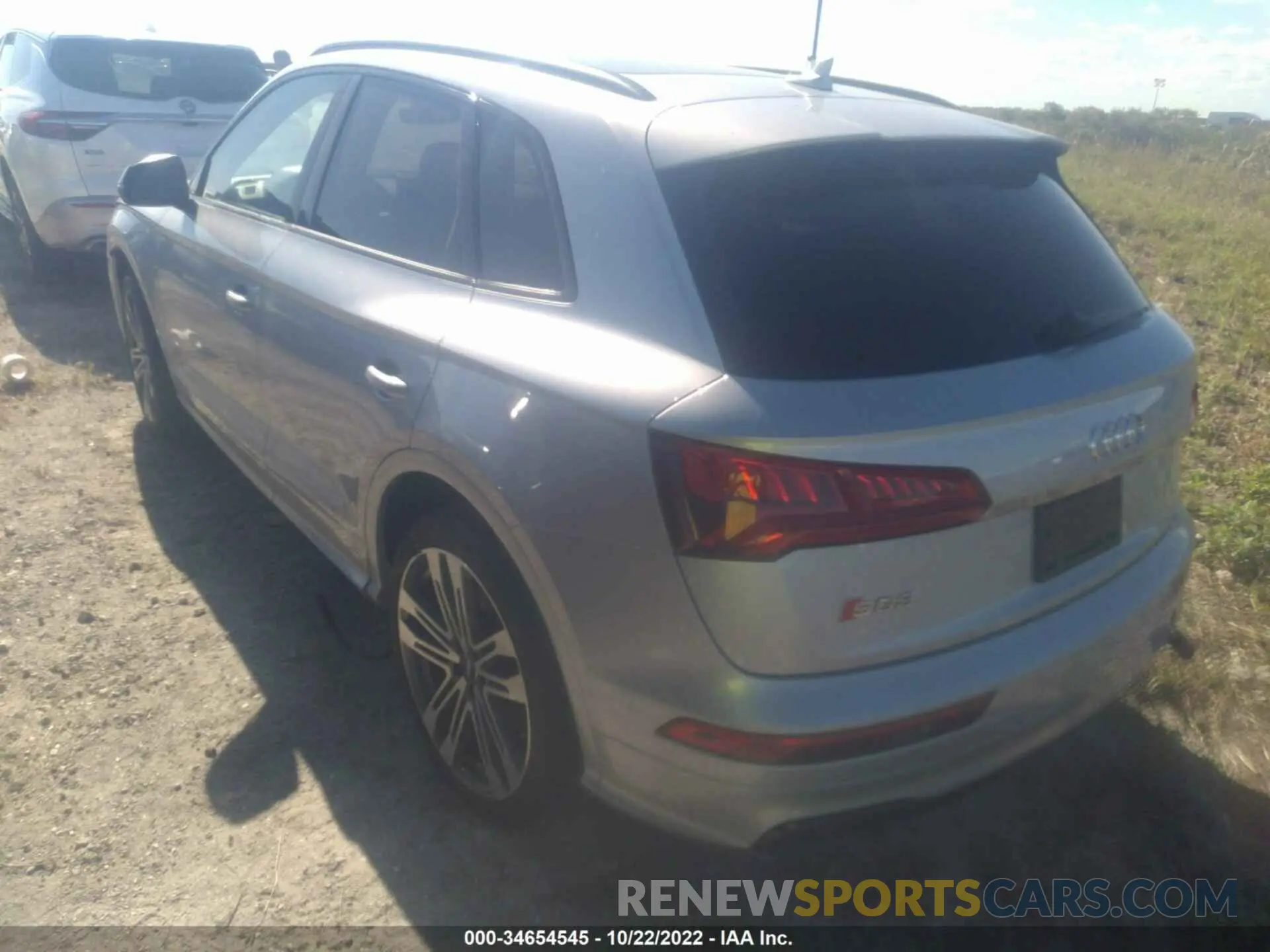 3 fotografías del automóvil dañado WA1B4AFY1K2055722 AUDI SQ5 2019