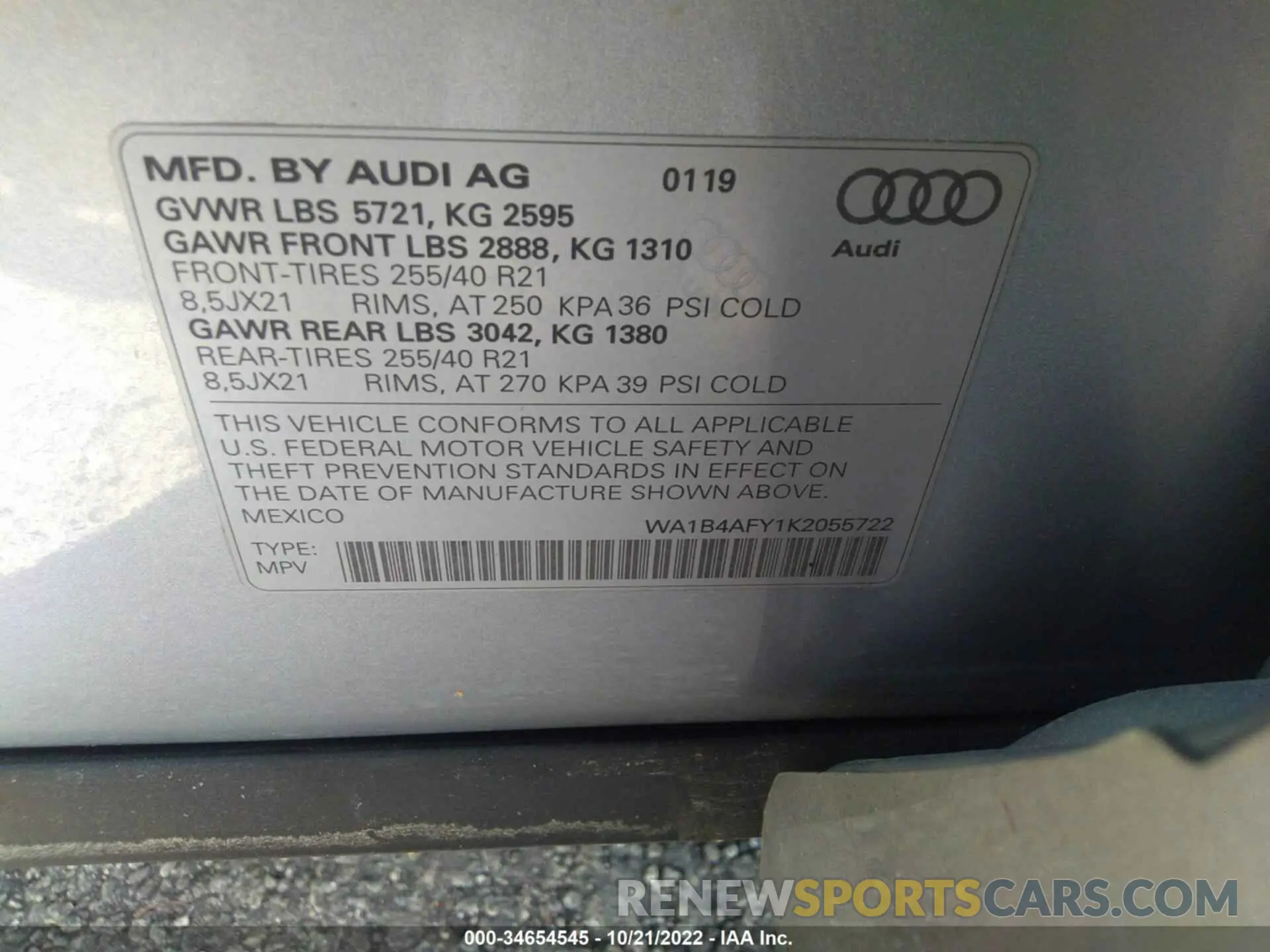 9 fotografías del automóvil dañado WA1B4AFY1K2055722 AUDI SQ5 2019