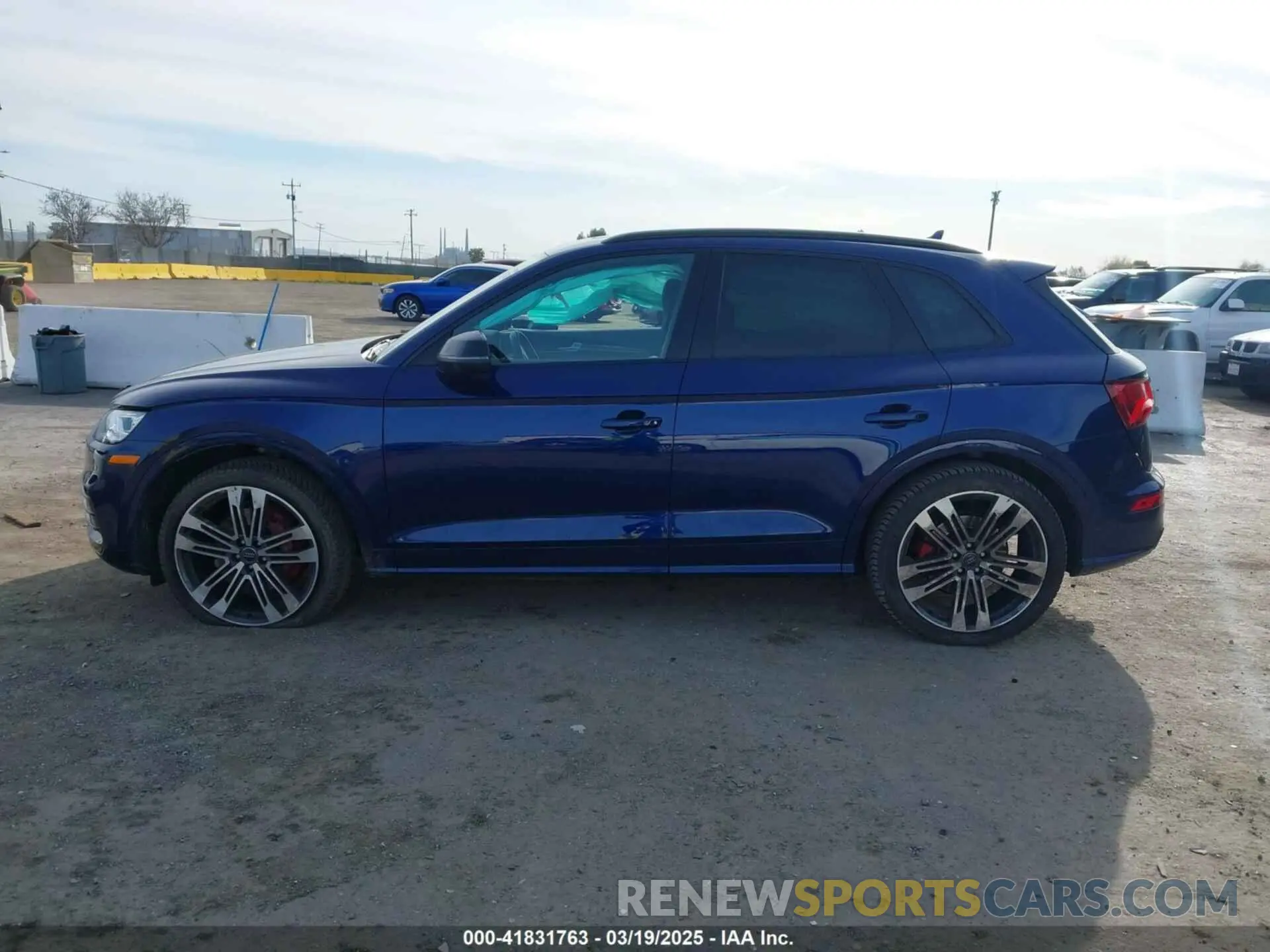 15 fotografías del automóvil dañado WA1B4AFY7K2118533 AUDI SQ5 2019