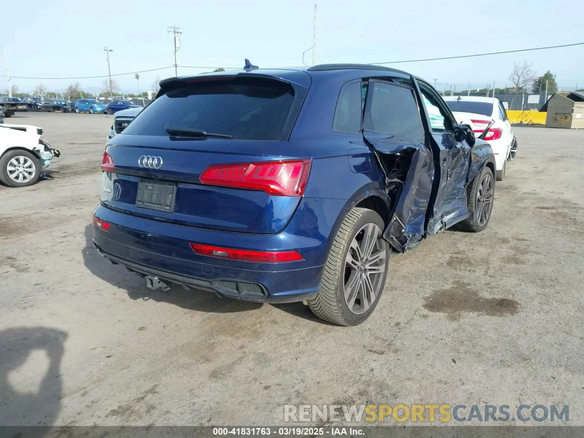 4 fotografías del automóvil dañado WA1B4AFY7K2118533 AUDI SQ5 2019