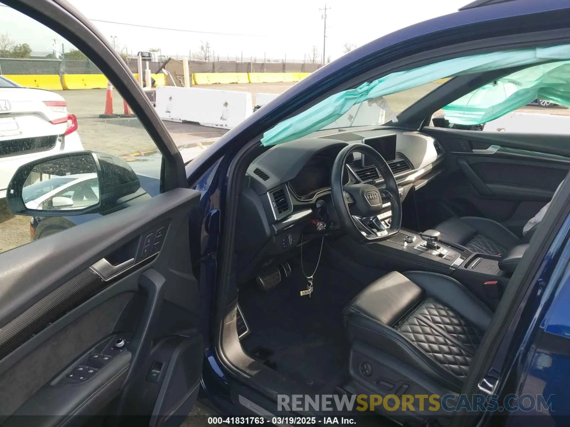 5 fotografías del automóvil dañado WA1B4AFY7K2118533 AUDI SQ5 2019