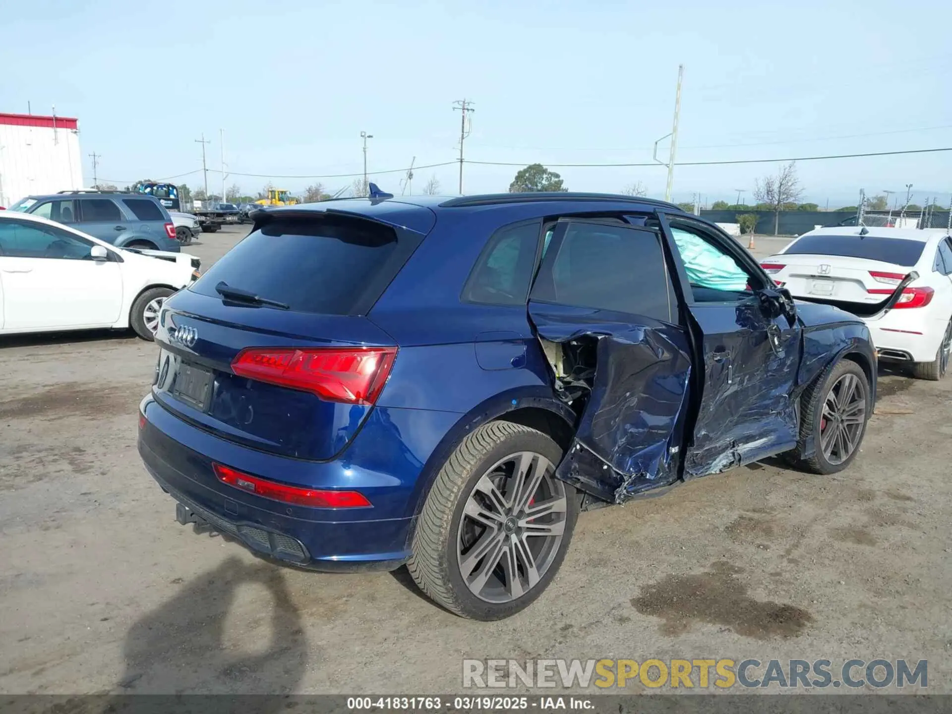 6 fotografías del automóvil dañado WA1B4AFY7K2118533 AUDI SQ5 2019